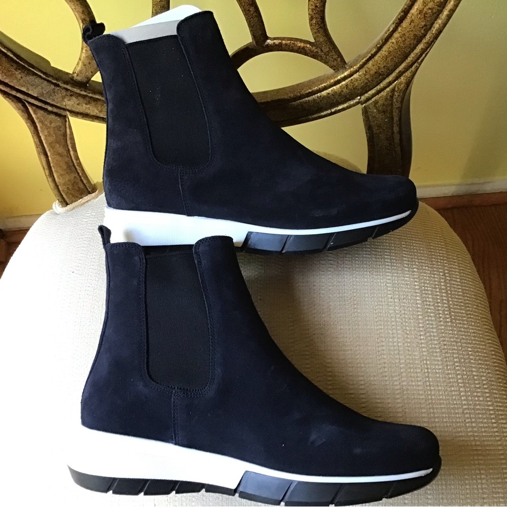 La Canadienne Suede Newport Waterproof Boots (Navy)